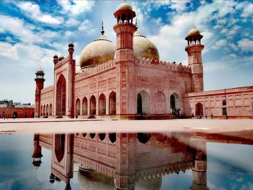 Badshahi Mosque, Lahore. photo